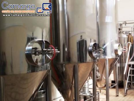 Adega para fermenta��o matura��o armazenamento cervejeira para cervejas