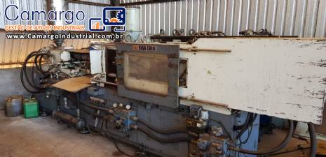 Injetora de pl�sticos HWA CHIN